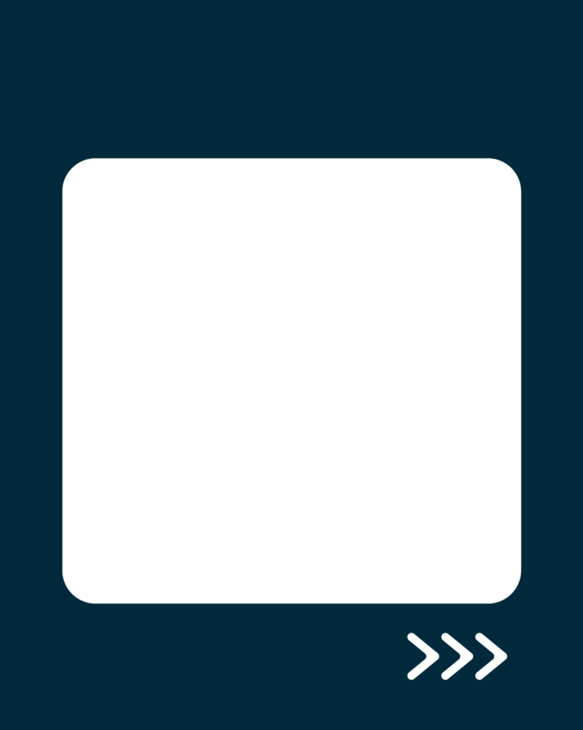 プロフェッショナルネイビーの背景に、角丸の白い正方形が中央に配置されたデザイン。右下には、次へ進むことを示す白い3つの矢印アイコン(>>>)が配置されている。